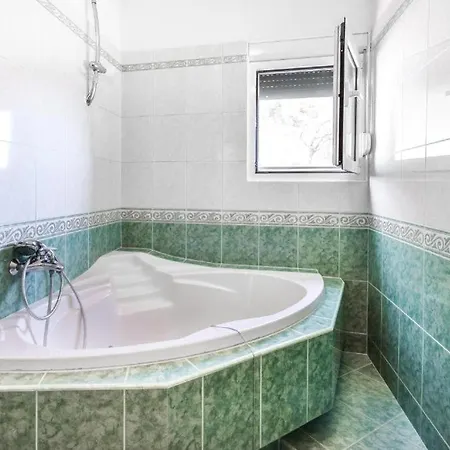 Kwatera prywatna Apartman Ms123 - Bast, Baska Voda *