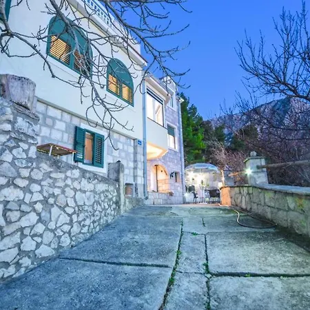 Kwatera prywatna Apartman Ms123 - Bast, Baska Voda